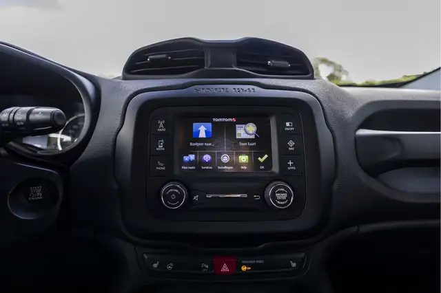 Jeep Renegade view 24