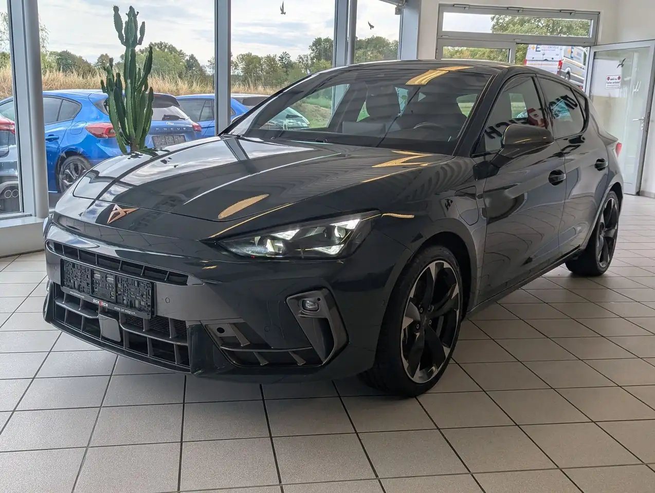 Cupra Leon 1.5 e-Hybrid Matrix Edge-Intelligent-Paket, миниатюра 2
