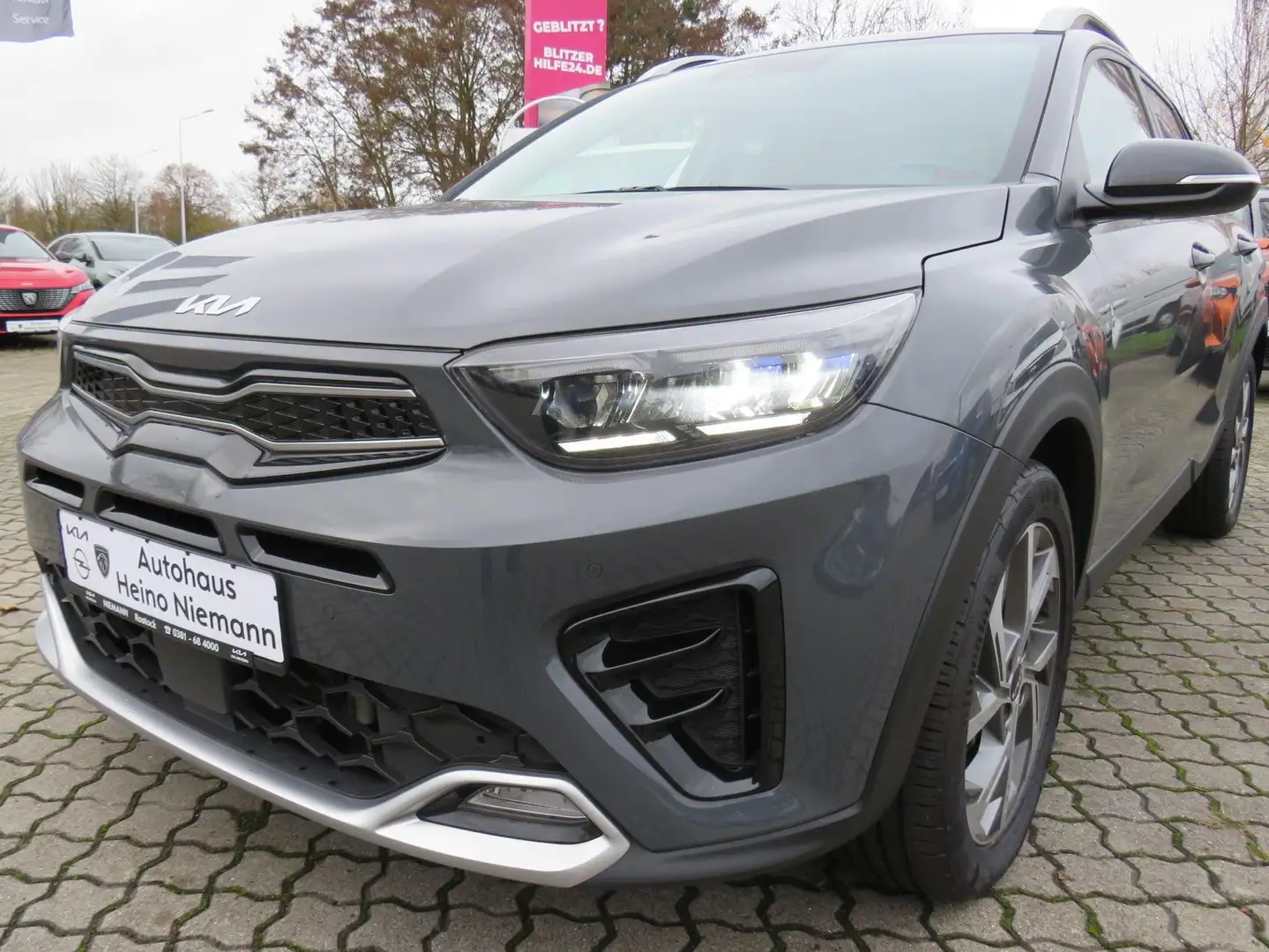 Kia Stonic GT-Line *RFK*LM*LED*DAB*TEMP*SH*LRheiz*NAVI*KLIMA* Grau - 2