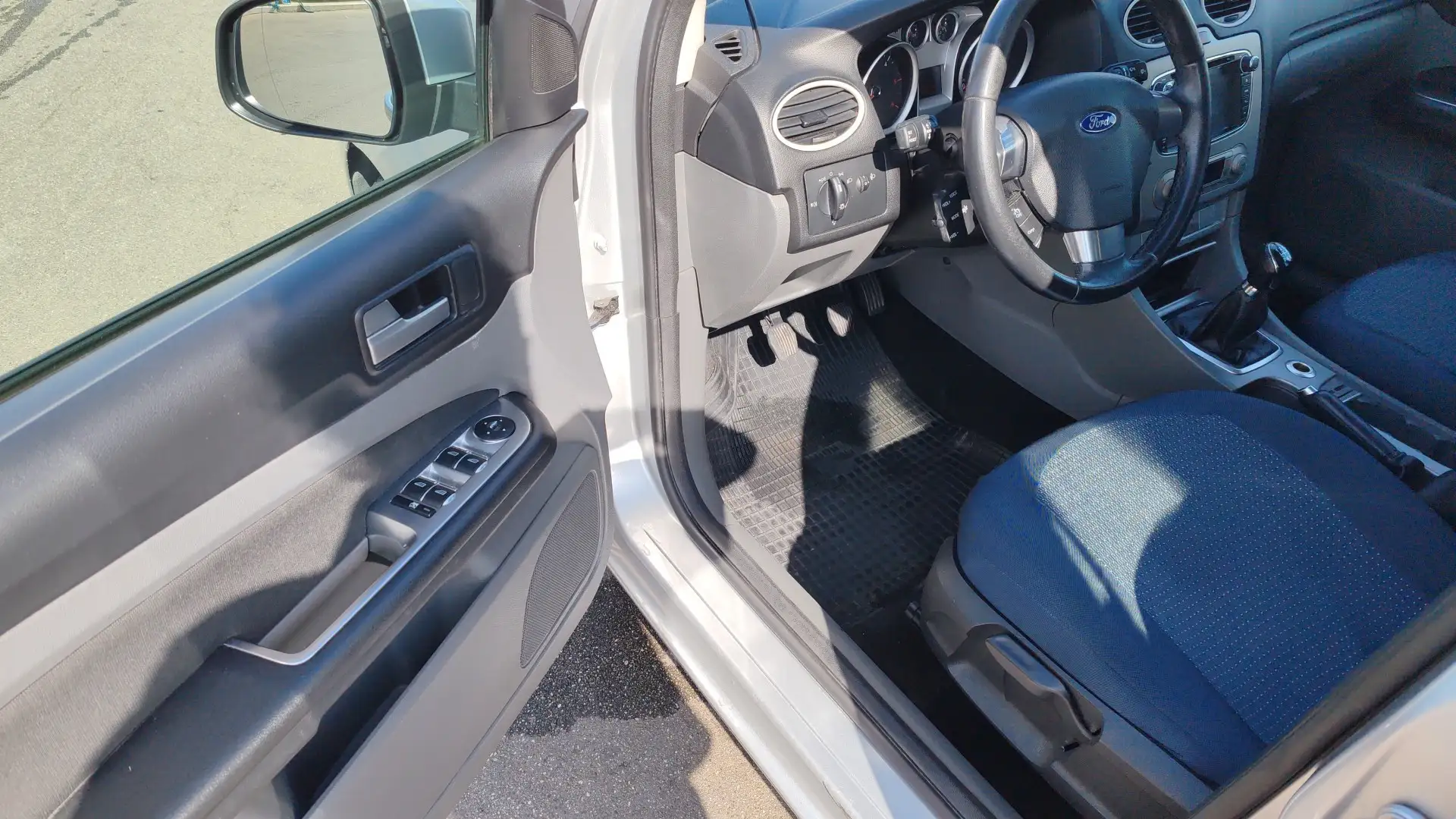Ford Focus 5p 1.6 td 100cv - 2