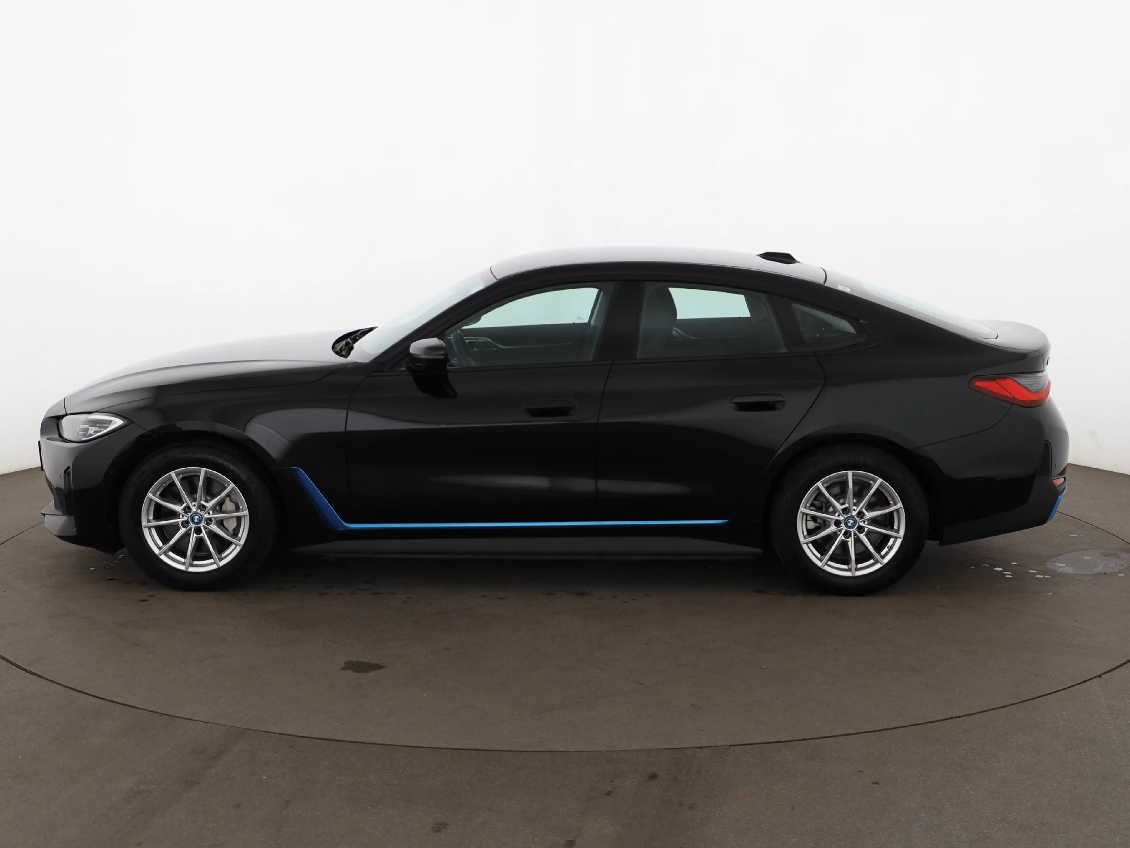 BMW i4 Gran Coupe eDrive 40 Aut LED LEDER NAVI R-CAM — photo 6