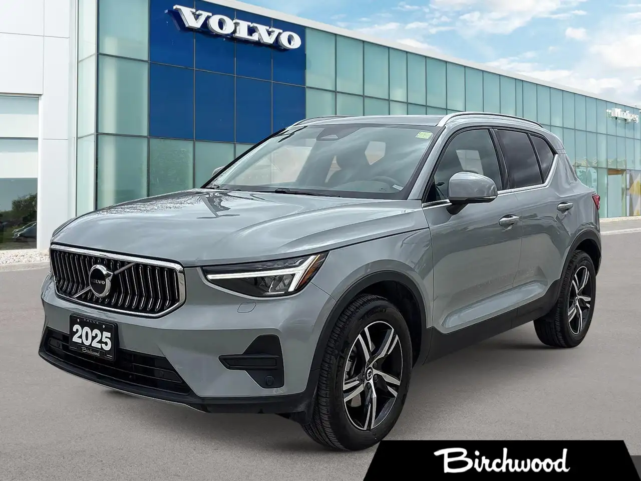 2025 Volvo XC40