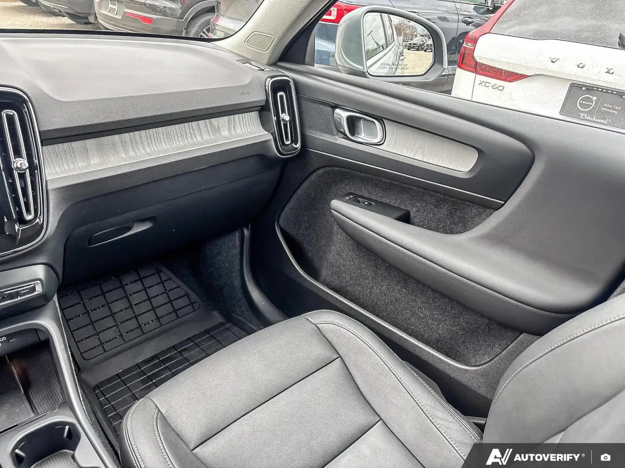 Volvo XC40 снимка Volvo XC40
