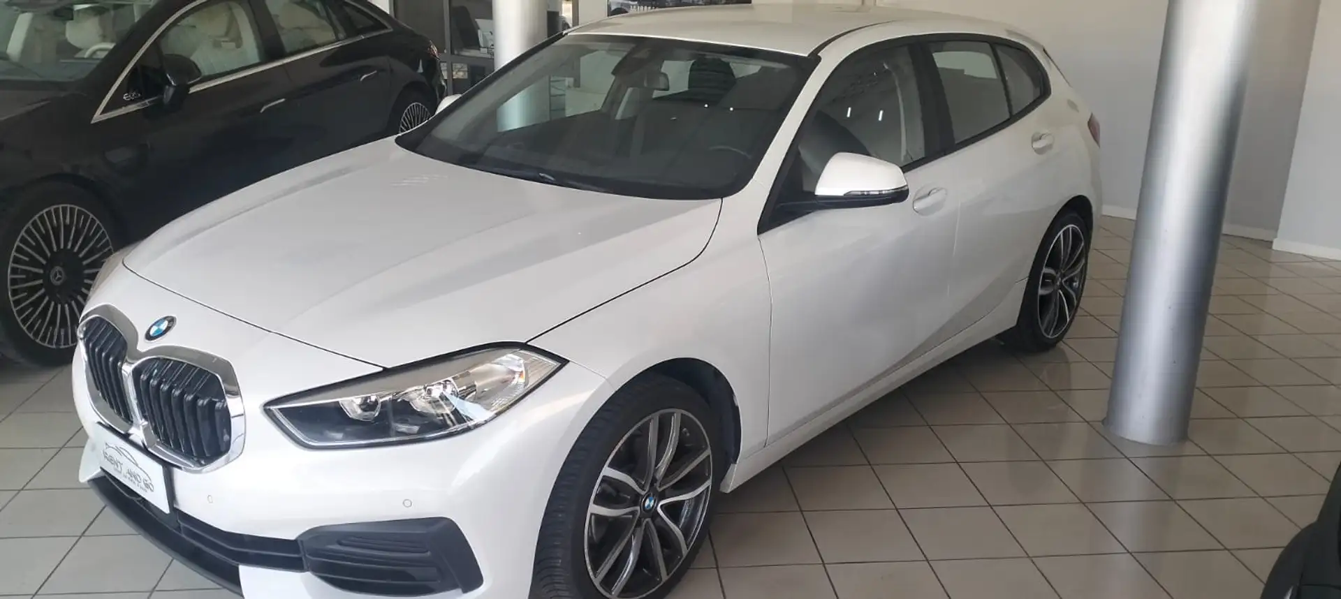 BMW 118 118d Business Advantage auto White - 2