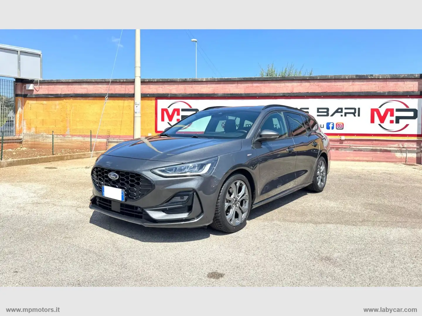 Ford Focus FOCUS ST-LINE SW 1.5 ECOBLUE 115CV AUTOMATICA IVA Grijs - 1