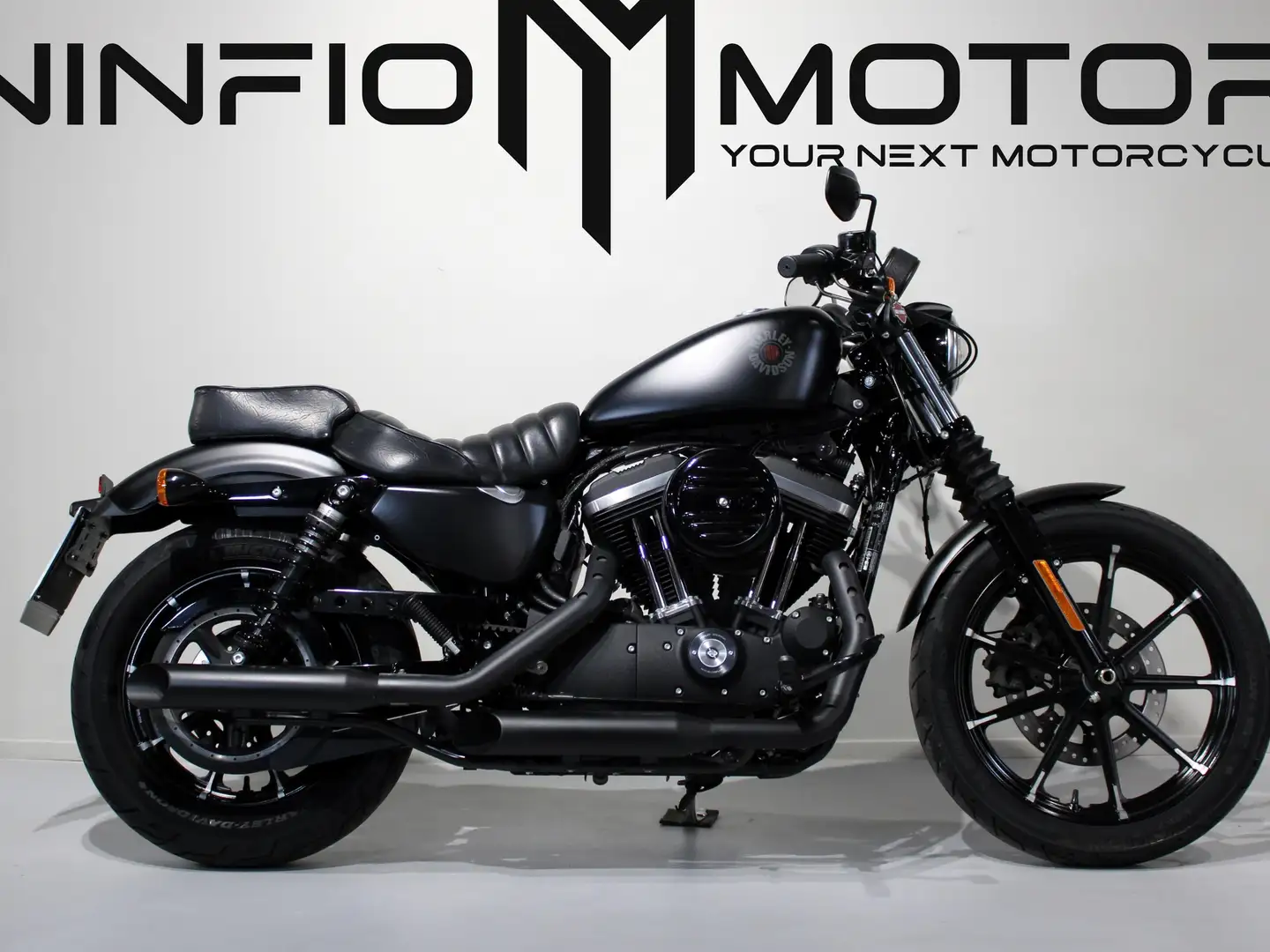 Harley-Davidson Sportster 883 - 1