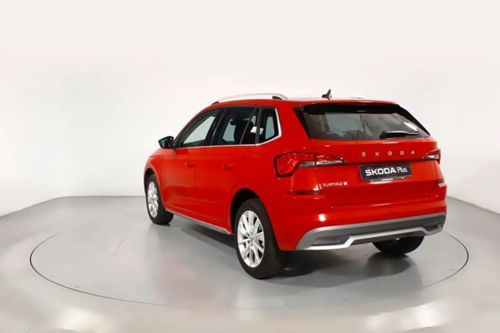 Skoda Kamiq 1.5 TSI Style DSG Rojo - 2