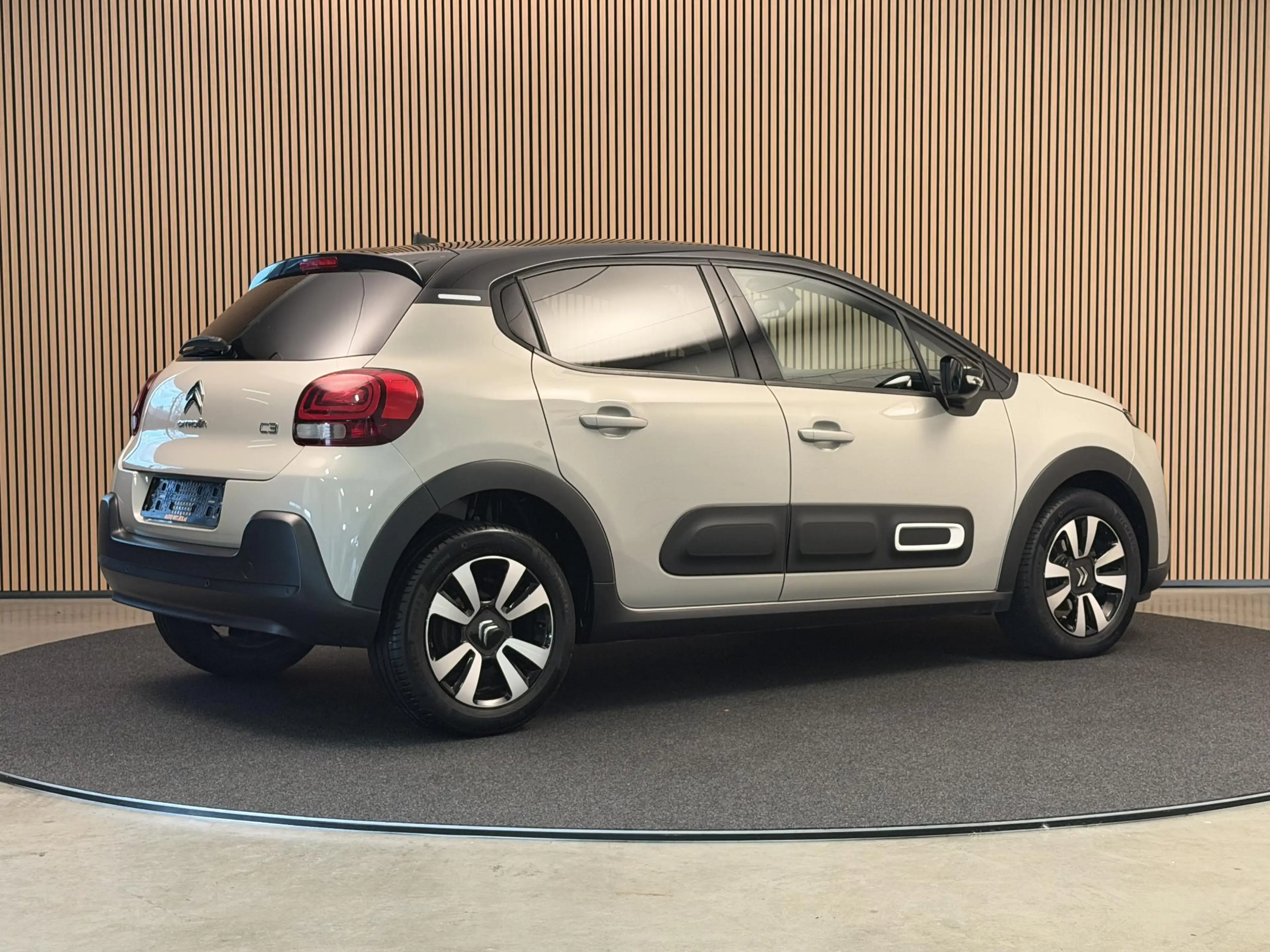 Citroen C3 1.2 PureTech Shine | Carplay | PDC | LED | Stoelve — photo 3