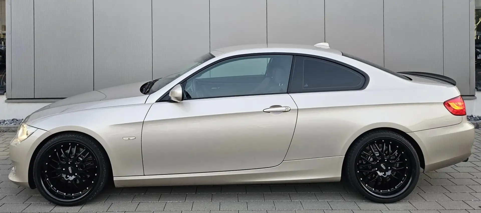 BMW 330 330i xDrive/2.Hand/Scheckheftgepflegt/Allrad Bronze - 2