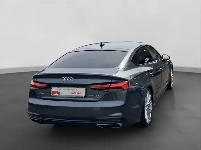 Audi A5 view 3