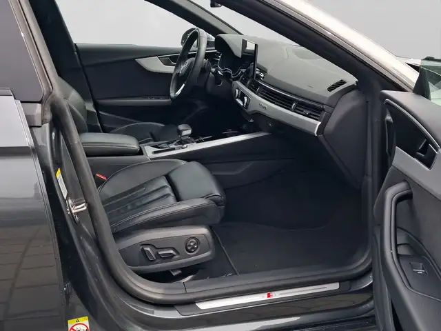 Audi A5 view 4