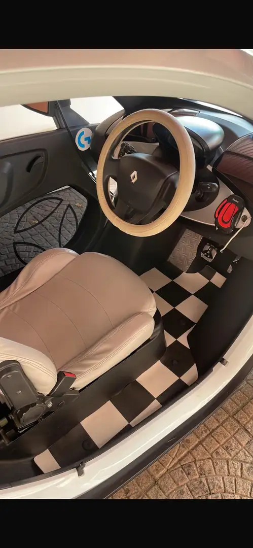 Renault Twizy momo - 2