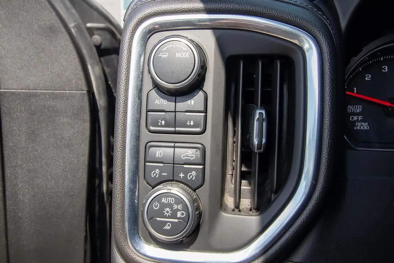 Chevrolet Silverado 1500 снимка Chevrolet Silverado 1500