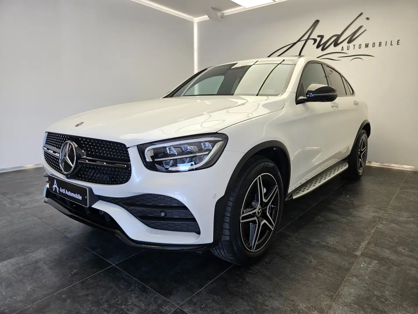 Mercedes-Benz GLC 200 4-MATIC*GARANTIE*1 PROP*PACK AMG*TOIT OUV*360°* Blanc - 1