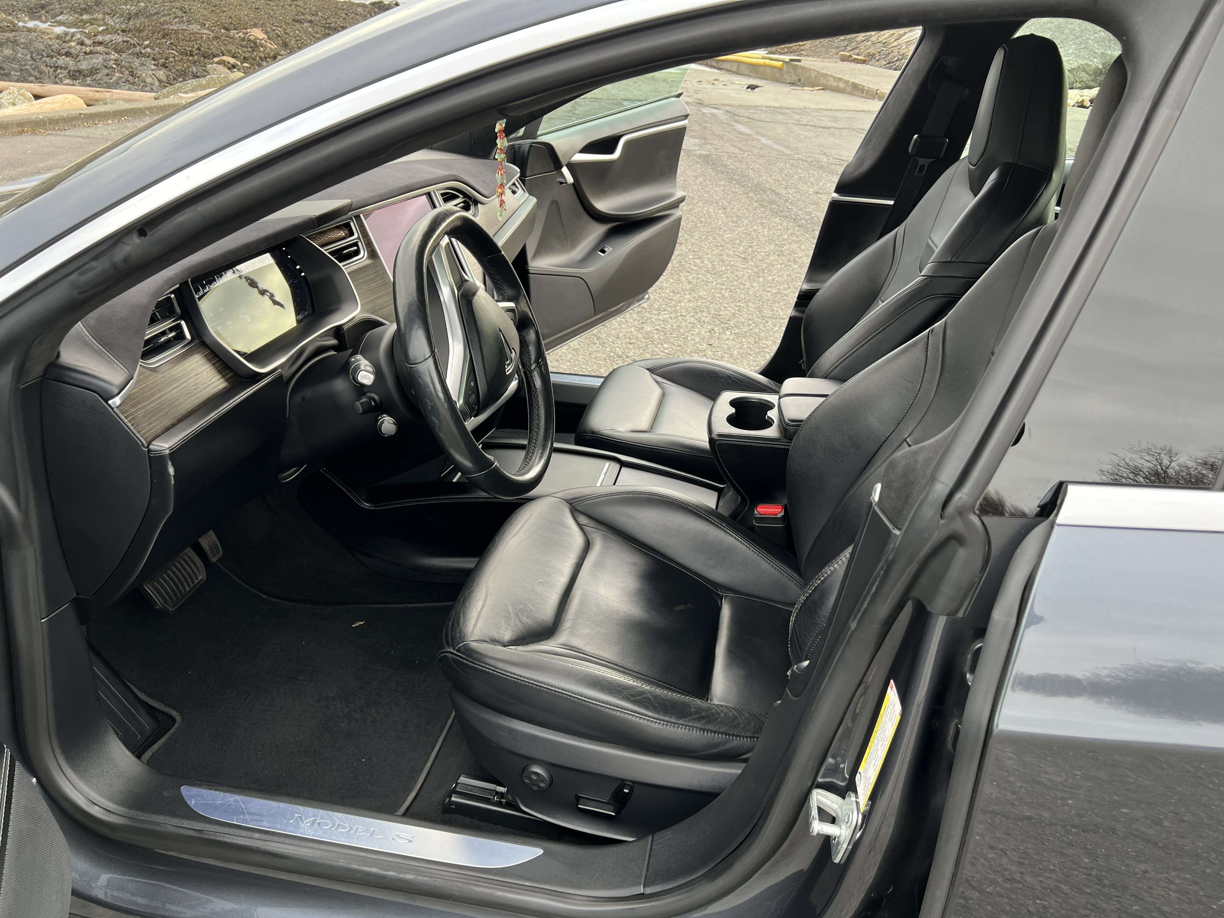 2016 Tesla Model S Immaculate Model S with free Supercharging thumb 6