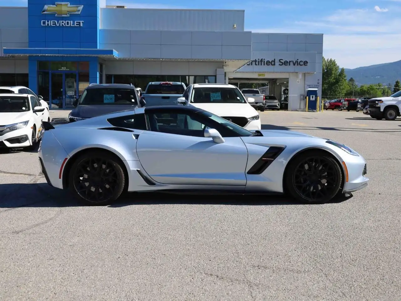 Chevrolet Corvette снимка Chevrolet Corvette