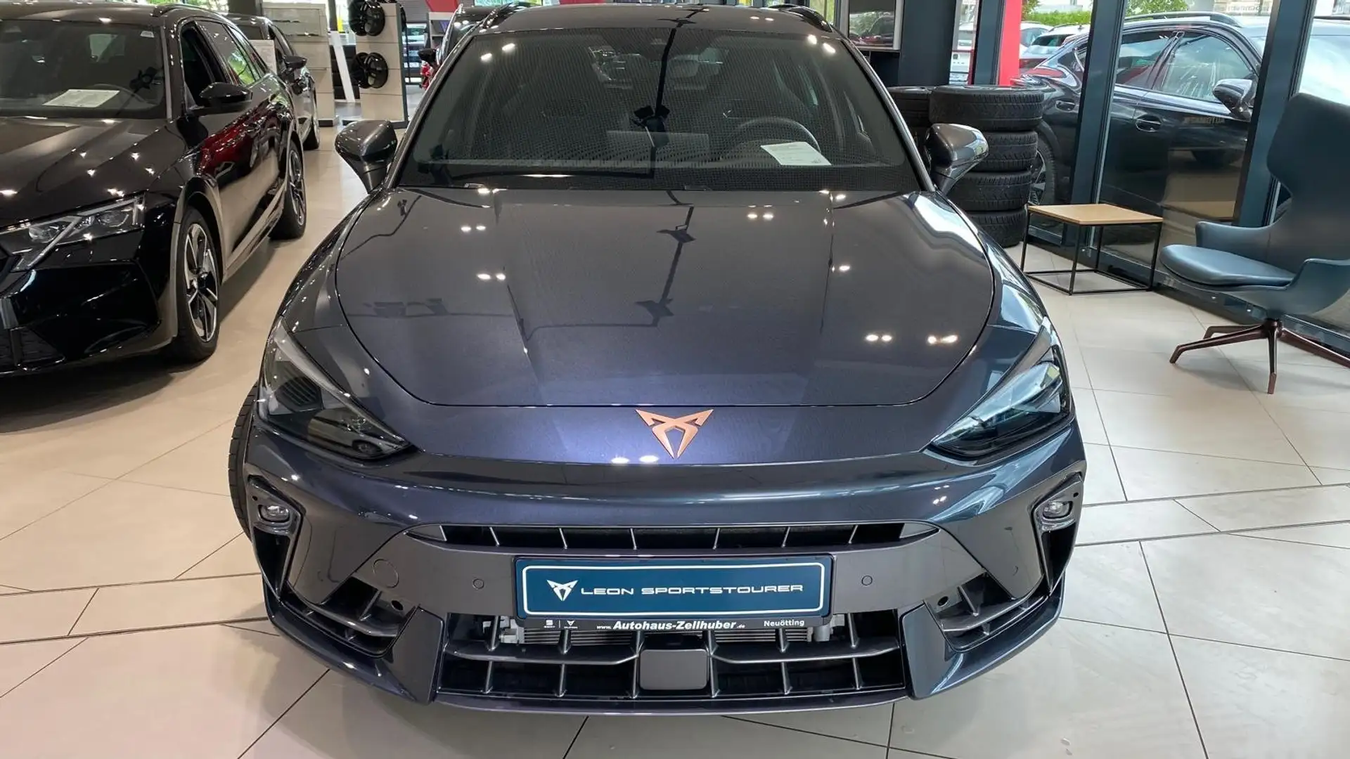 CUPRA Leon ST 2.0TSI 4D DSG VZ *FahrXL*Navi* Grau - 2