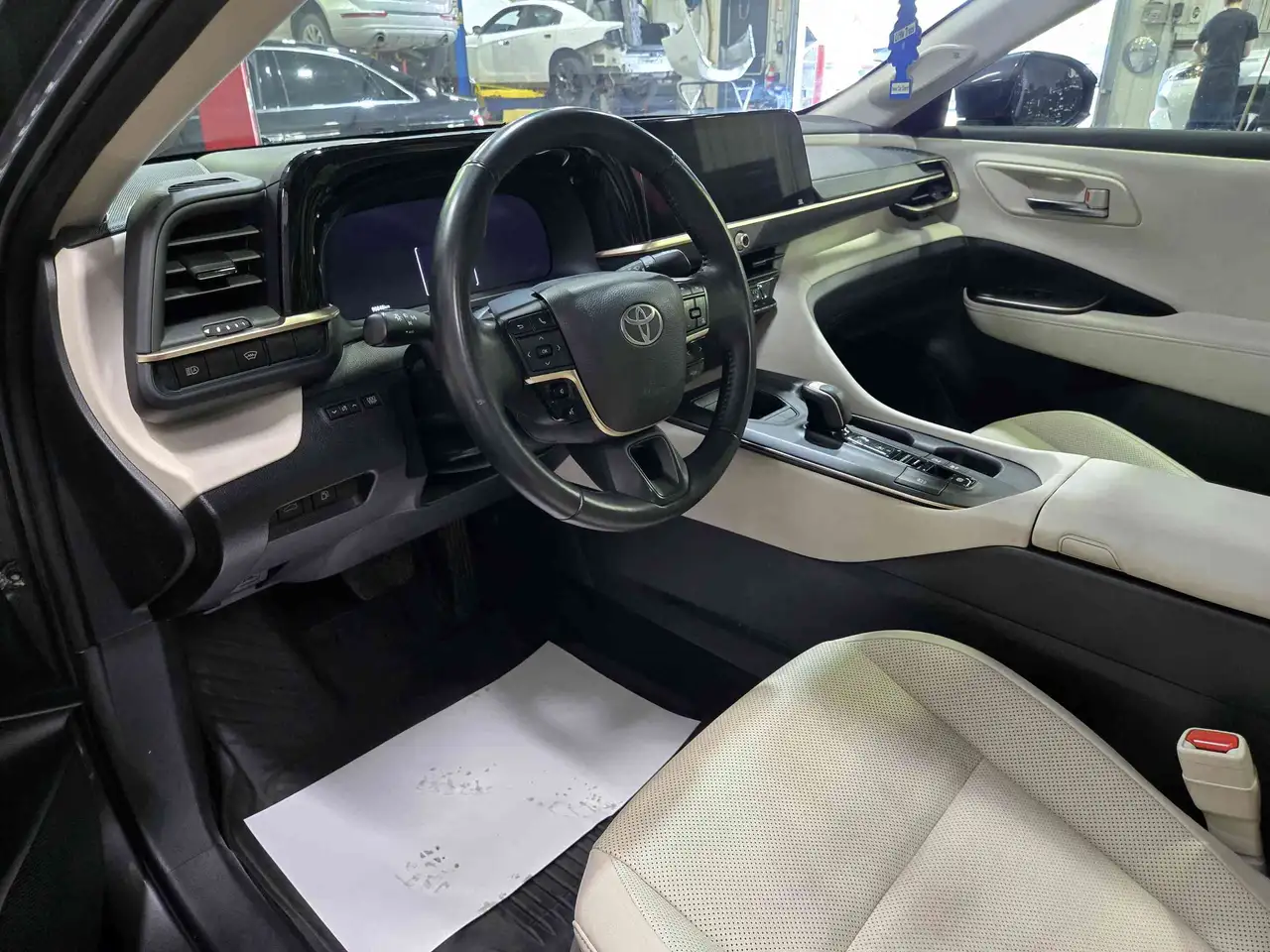 Toyota Crown снимка Toyota Crown
