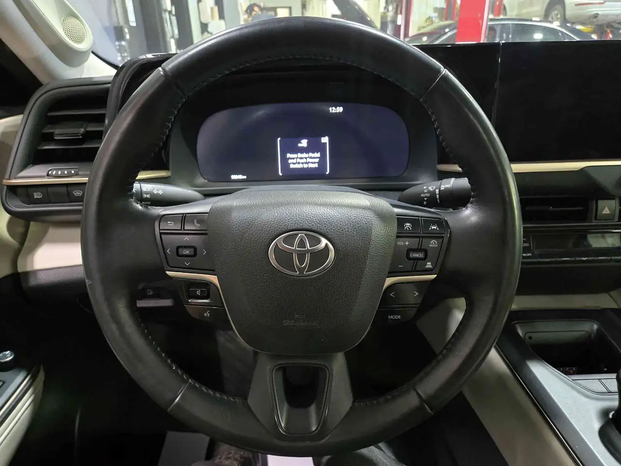 Toyota Crown снимка Toyota Crown