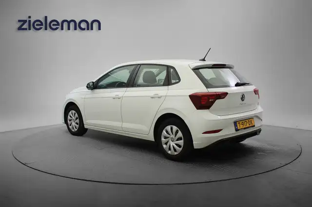 Volkswagen Polo view 3