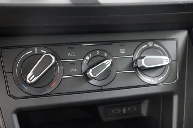 Volkswagen Polo view 20