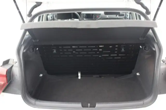Volkswagen Polo view 10