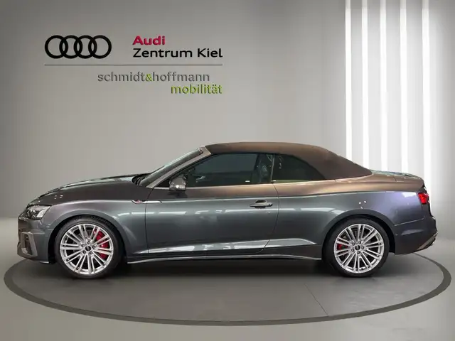 Audi S5 view 3