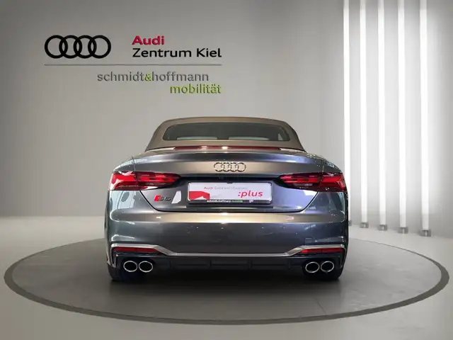 Audi S5 view 5