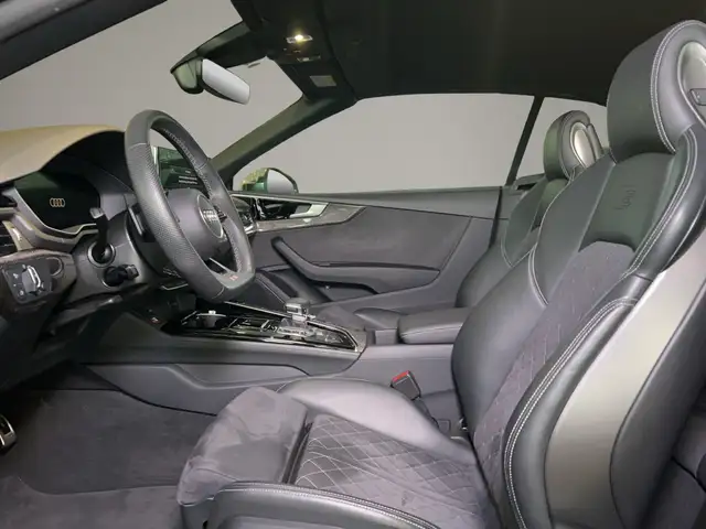 Audi S5 view 9