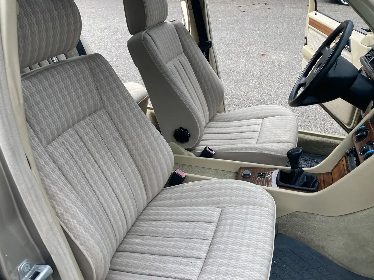 Mercedes-Benz E 250 Diesel W124 OLDTIMER - H-Zulassung, foto 2