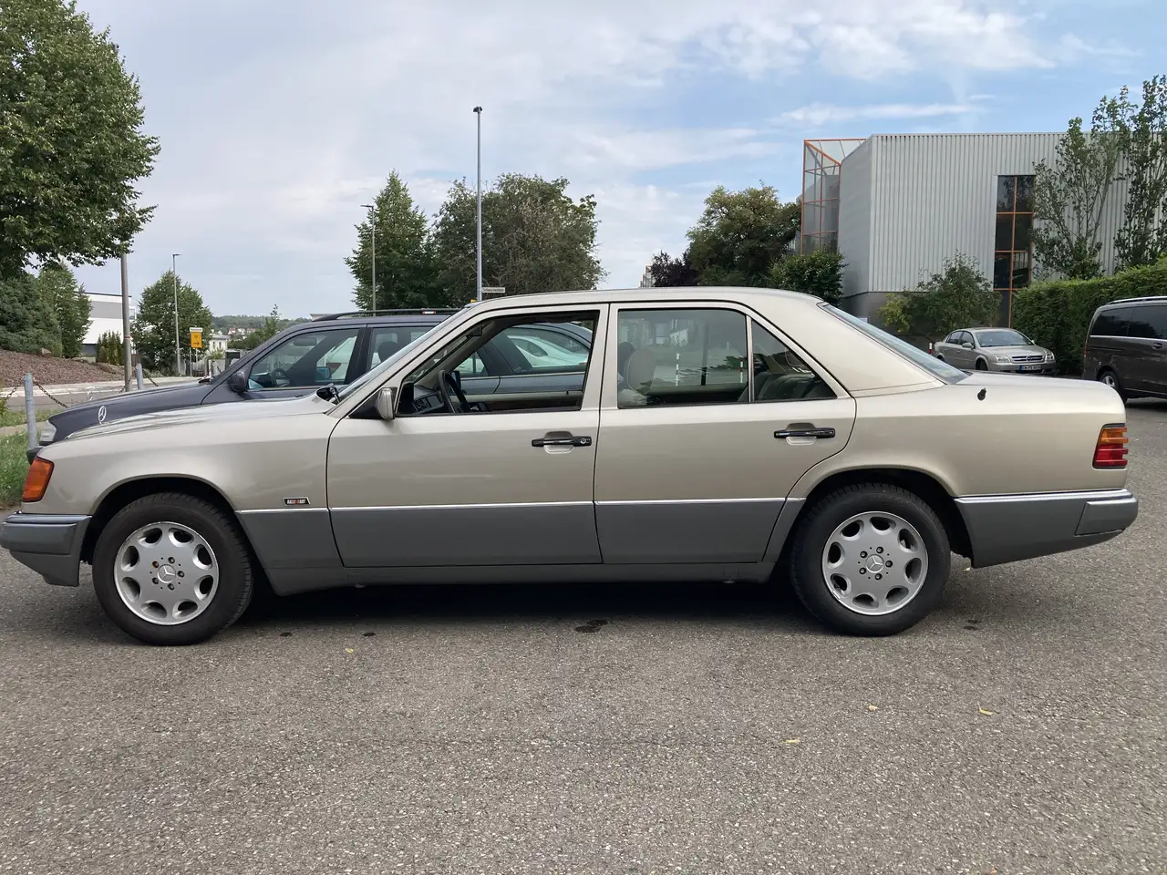 Mercedes-Benz E 250 Diesel W124 OLDTIMER - H-Zulassung, foto 3