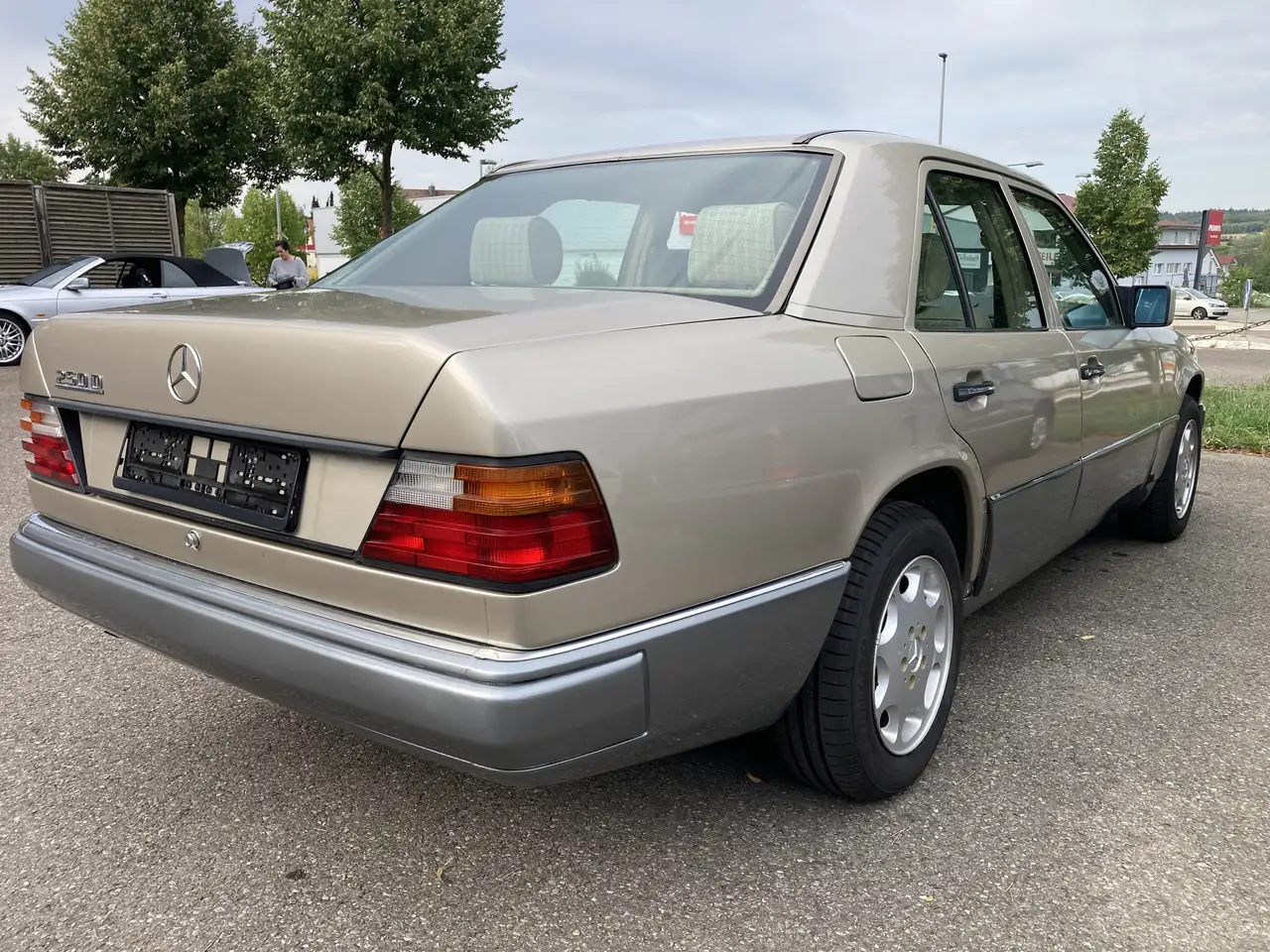 Mercedes-Benz E 250 Diesel W124 OLDTIMER - H-Zulassung, foto 8