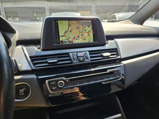 BMW 2 Series view 13