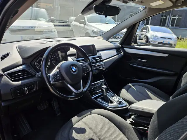 BMW 2 Series view 6
