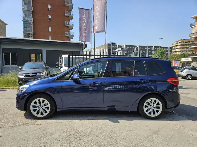 BMW 2 Series view 2