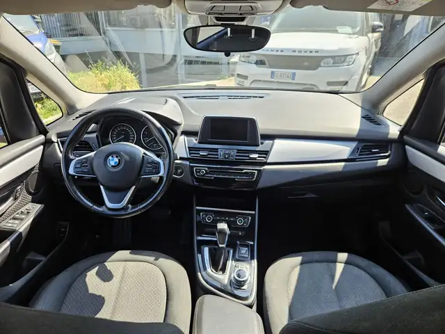 BMW 2 Series view 9