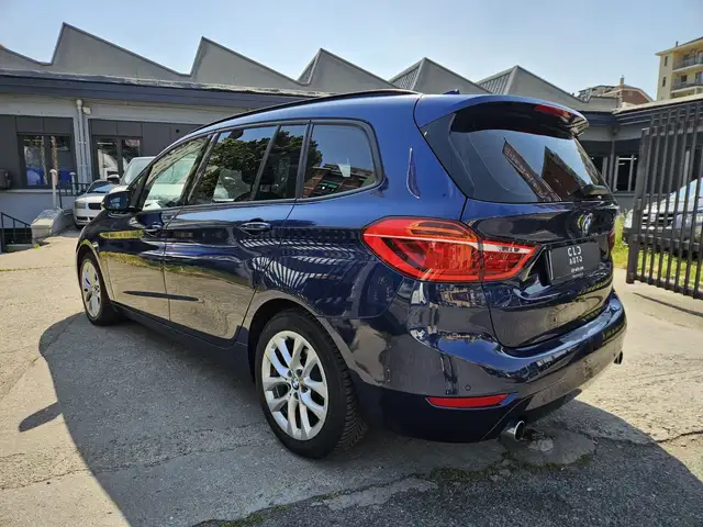 BMW 2 Series view 5