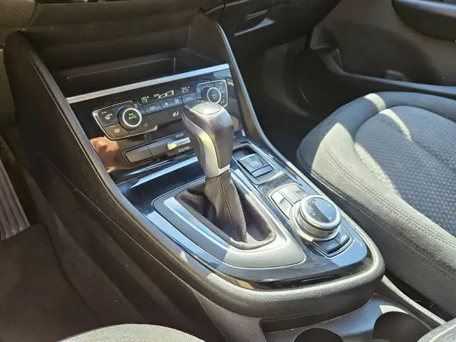 BMW 2 Series view 14