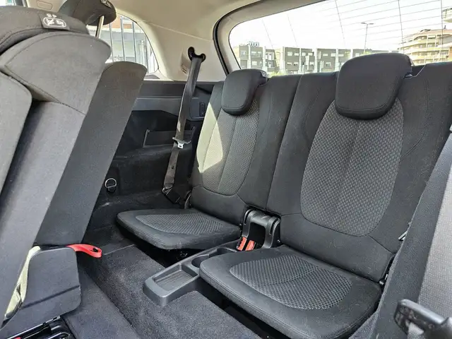 BMW 2 Series view 11