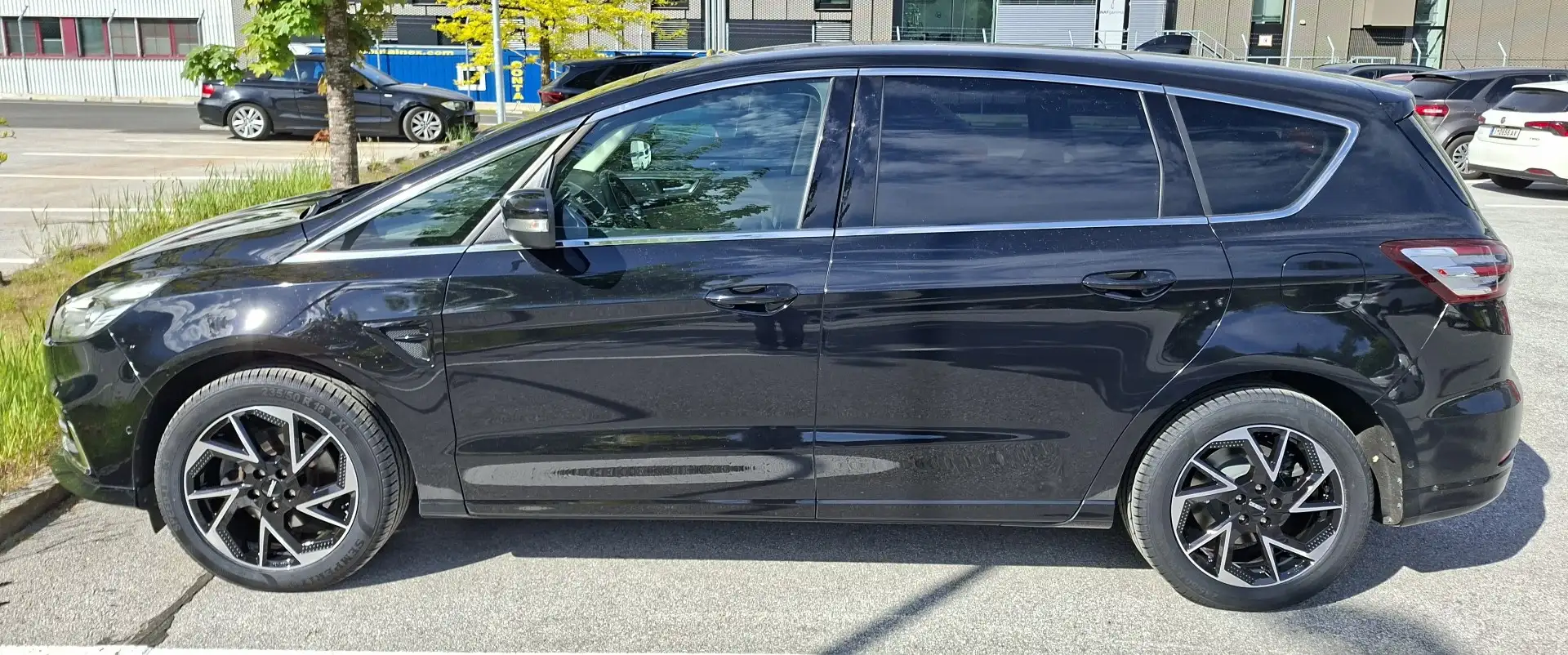Ford S-Max Titanium 2,5 Duratec Hybrid Schwarz - 1