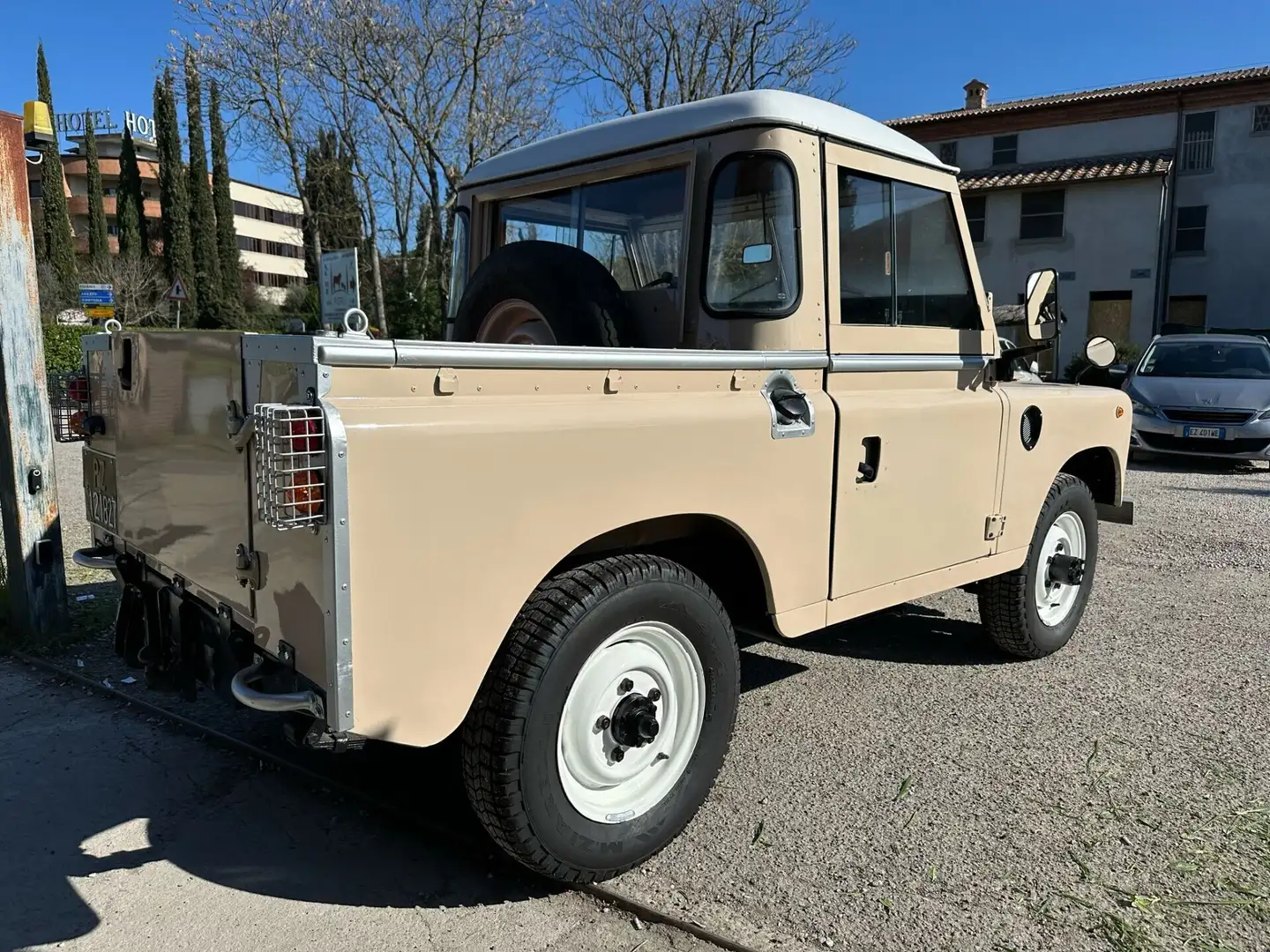 Land Rover LAND ROVER 88 totalmente restaurato Béžová - 2