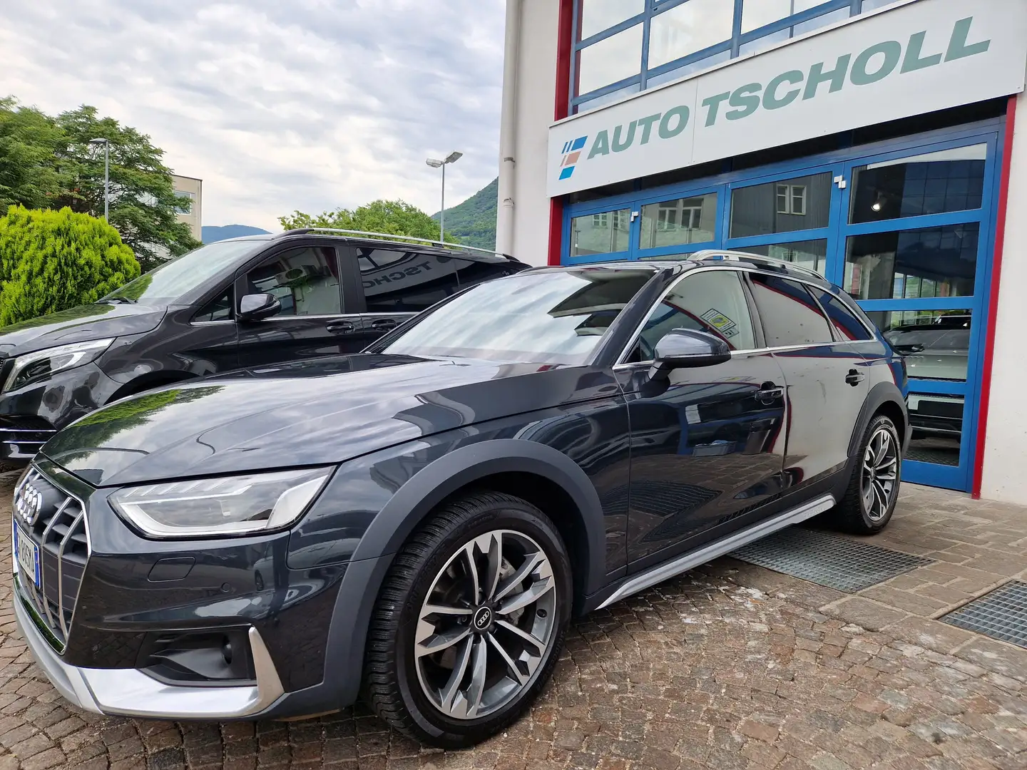 Audi A4 allroad 40 TDI 204Cv quattro Str. VirCock ACC LED Navi PDC Grijs - 1