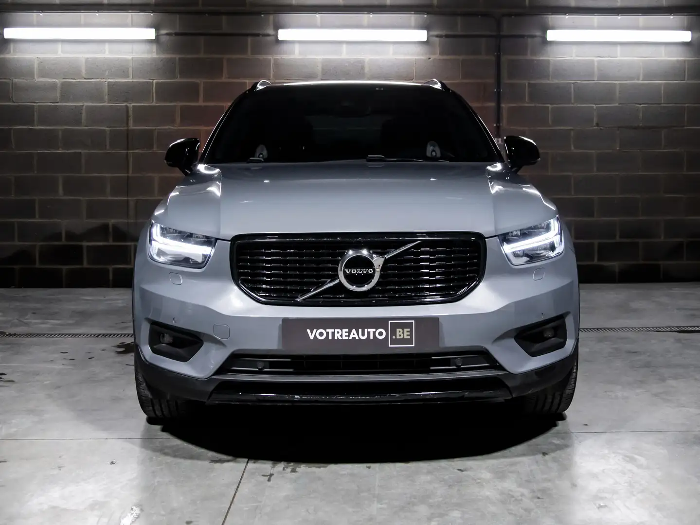 Volvo XC40 2.0 D3 R DESIGN | GPS | LED | GARANTIE Grijs - 2