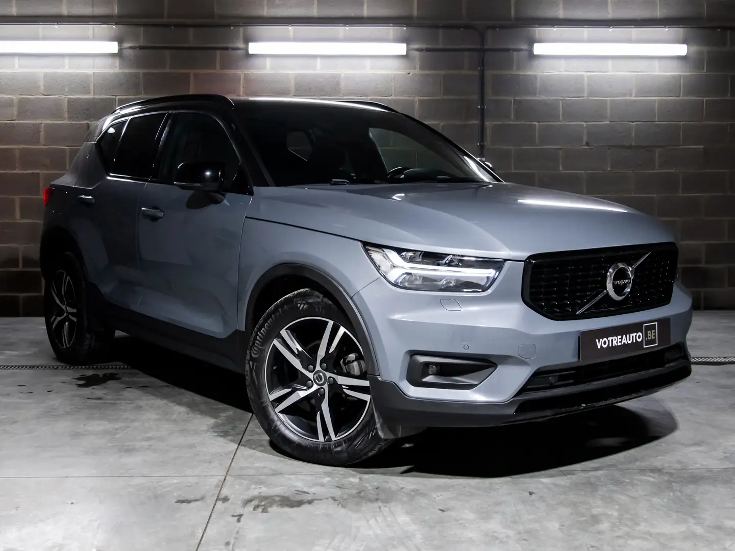 Volvo XC40 2.0 D3 R DESIGN | GPS | LED | GARANTIE Grijs - 1