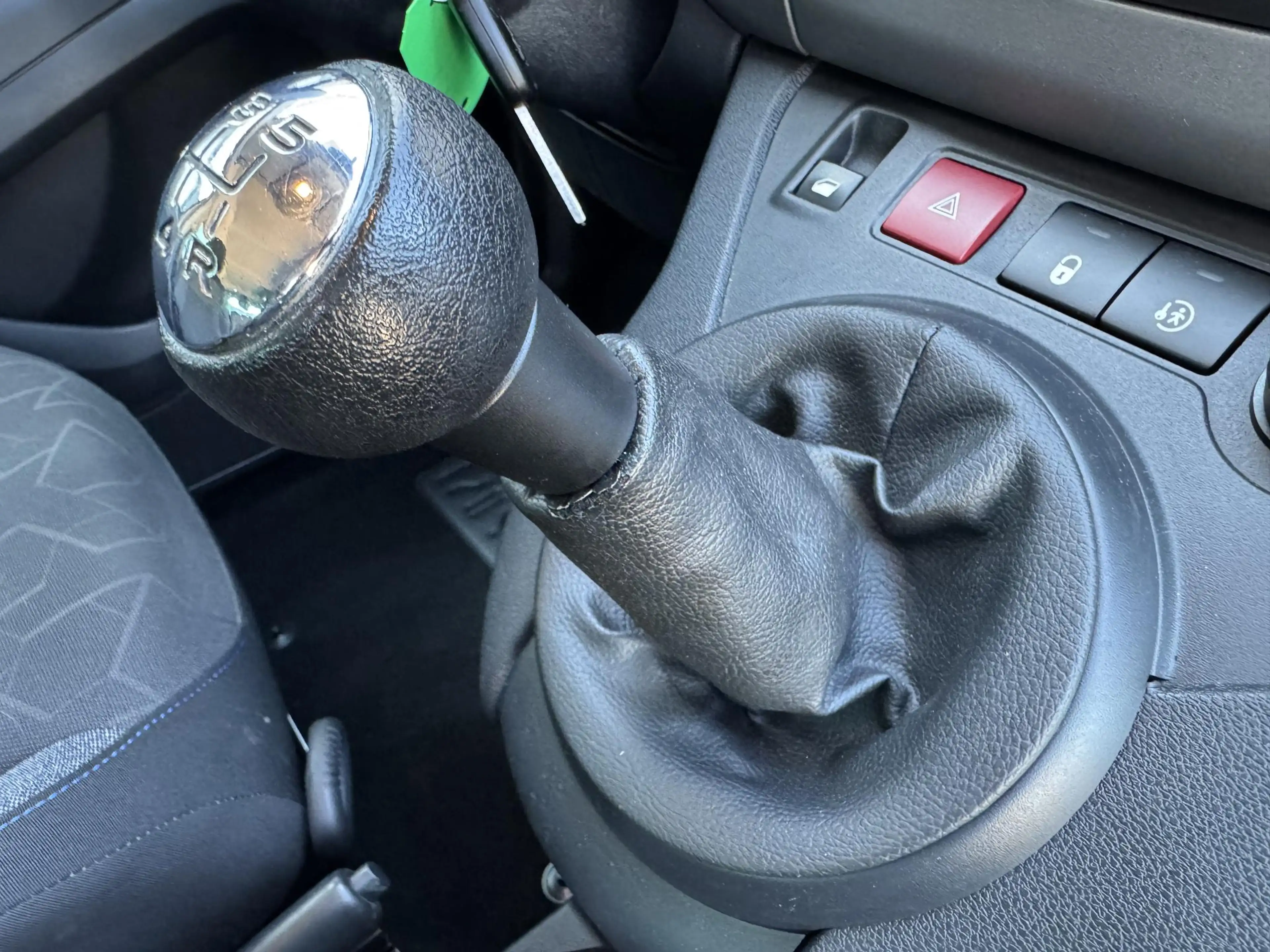 Peugeot Partner Tepee 1.2 PureTech Active Airco/Trekhaak-afn./106d — photo 22