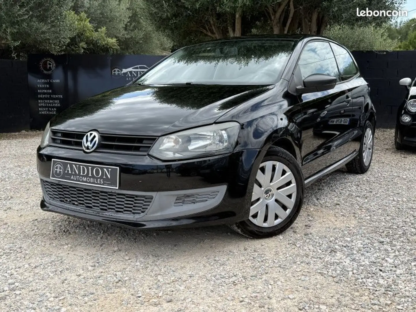 Volkswagen Polo 1.6 TDI 75CH CONFORTLINE 3P crna - 1