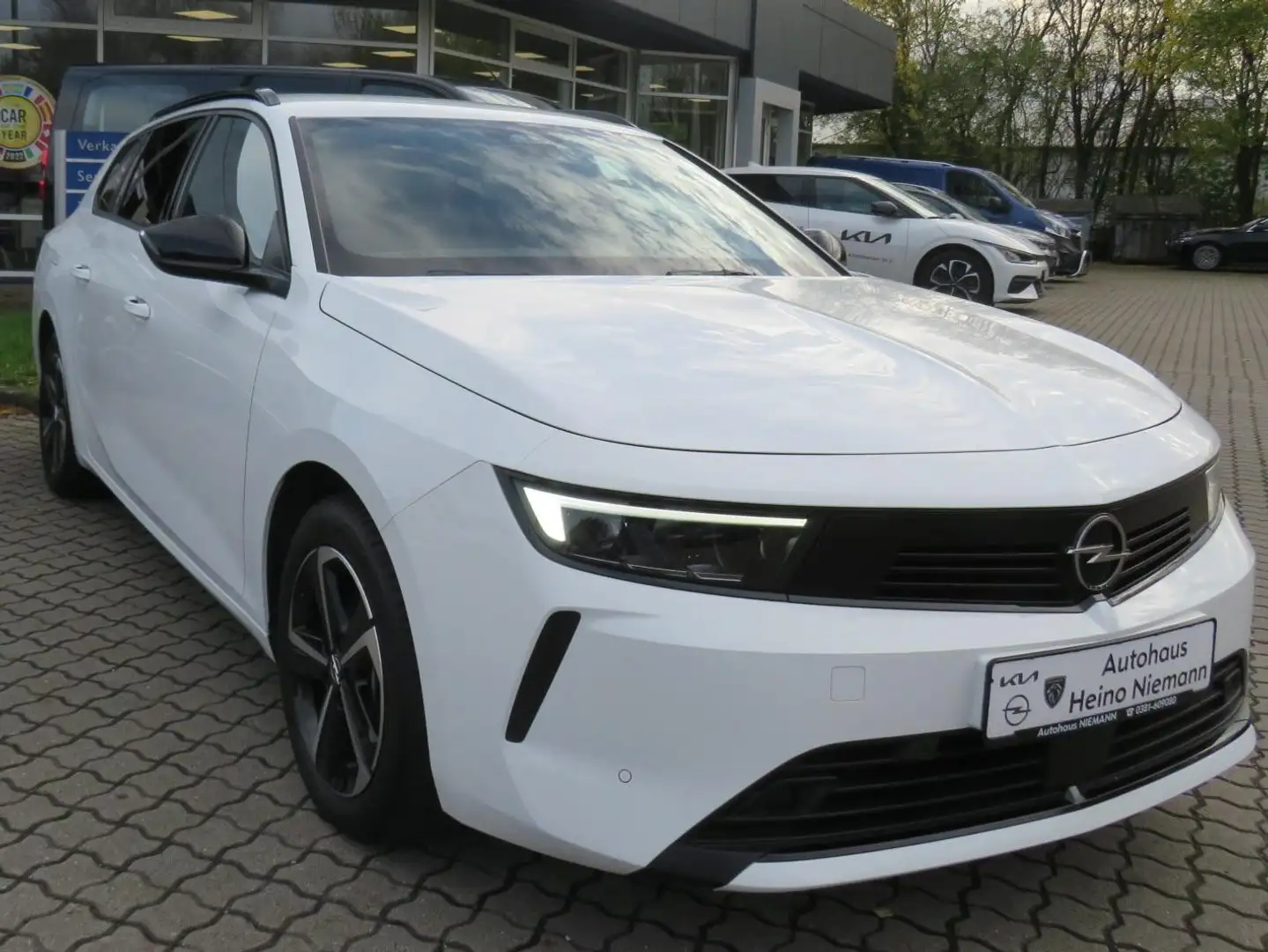 Opel Astra Sports Tourer Edition *RFK*AHK*SH*LRheiz*DAB*NAVI* Blanc - 2