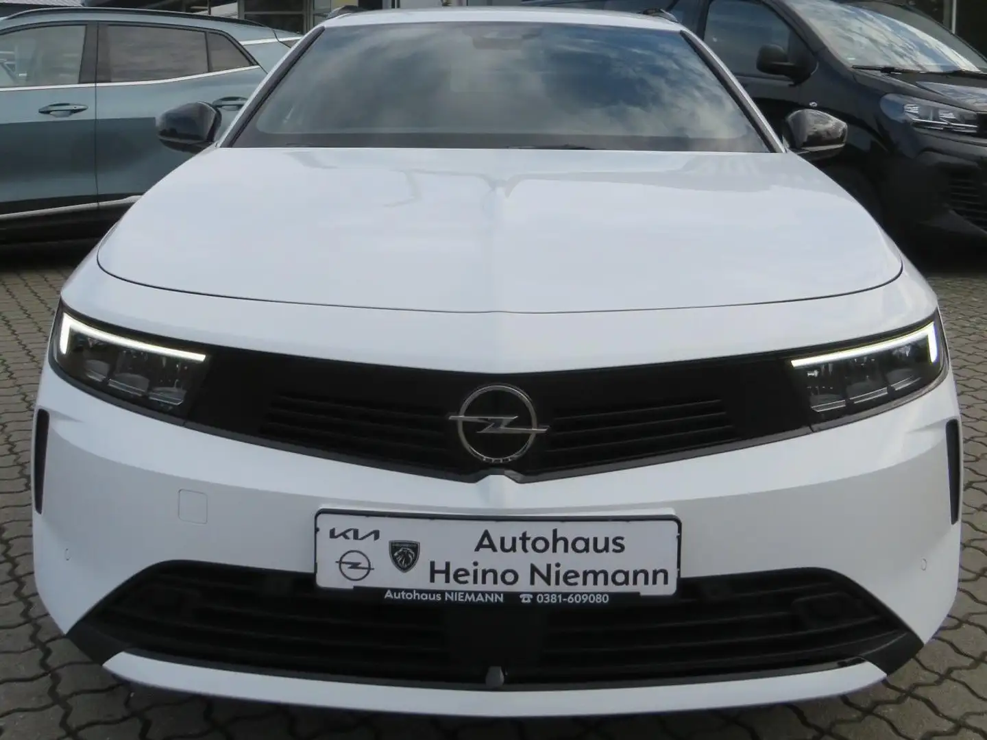 Opel Astra Sports Tourer Edition *RFK*AHK*SH*LRheiz*DAB*NAVI* Blanc - 1