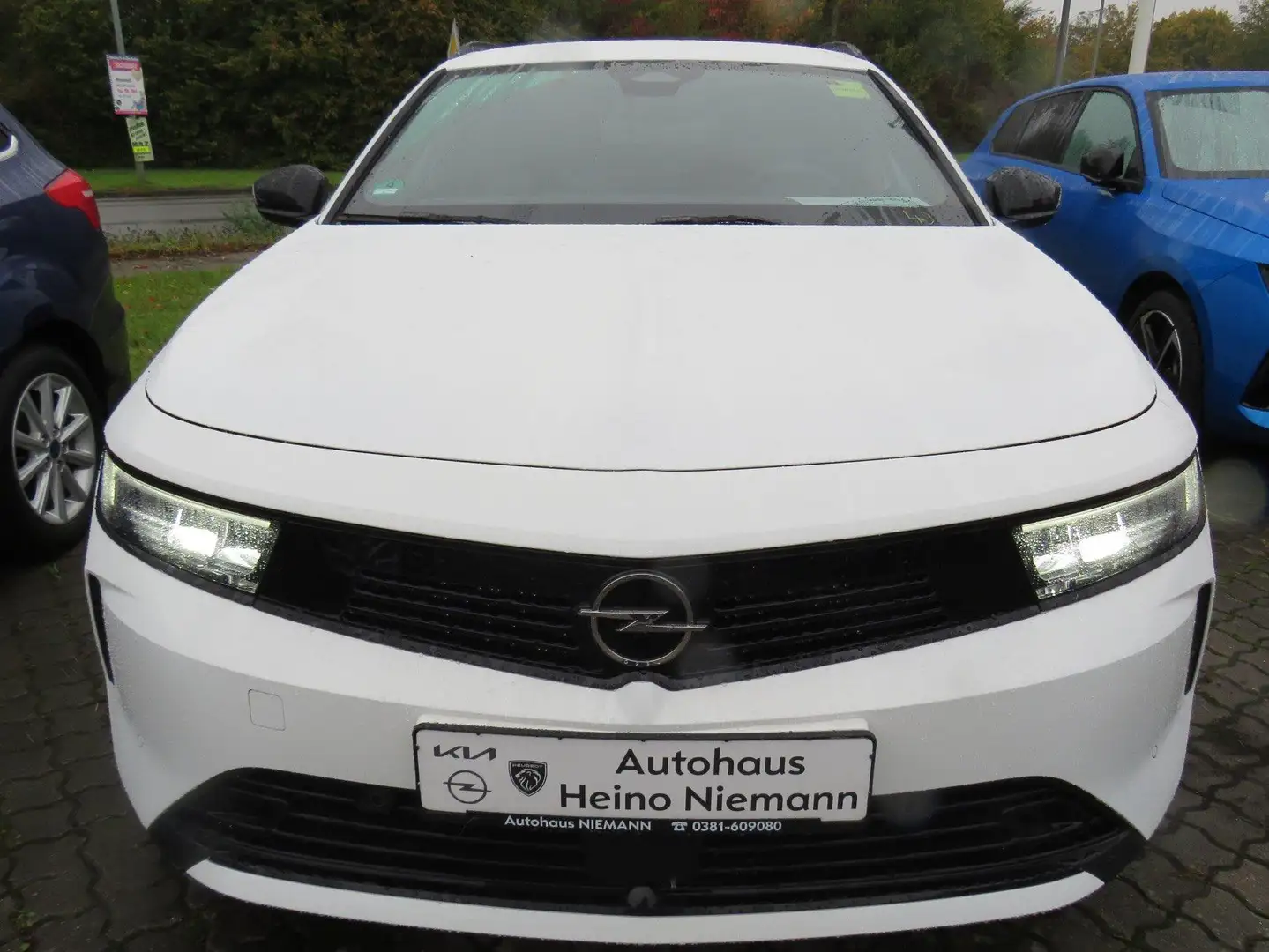 Opel Astra Sports Tourer Edition *RFK*AHK*SH*LRheiz*DAB*NAVI* Weiß - 1