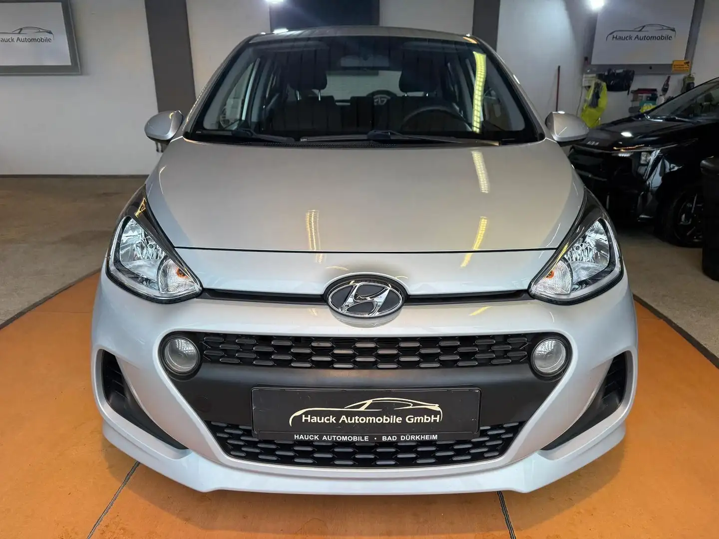 Hyundai i10 Klima  -  92 Tkm - 87 Ps - Sitzheizung Gris - 1